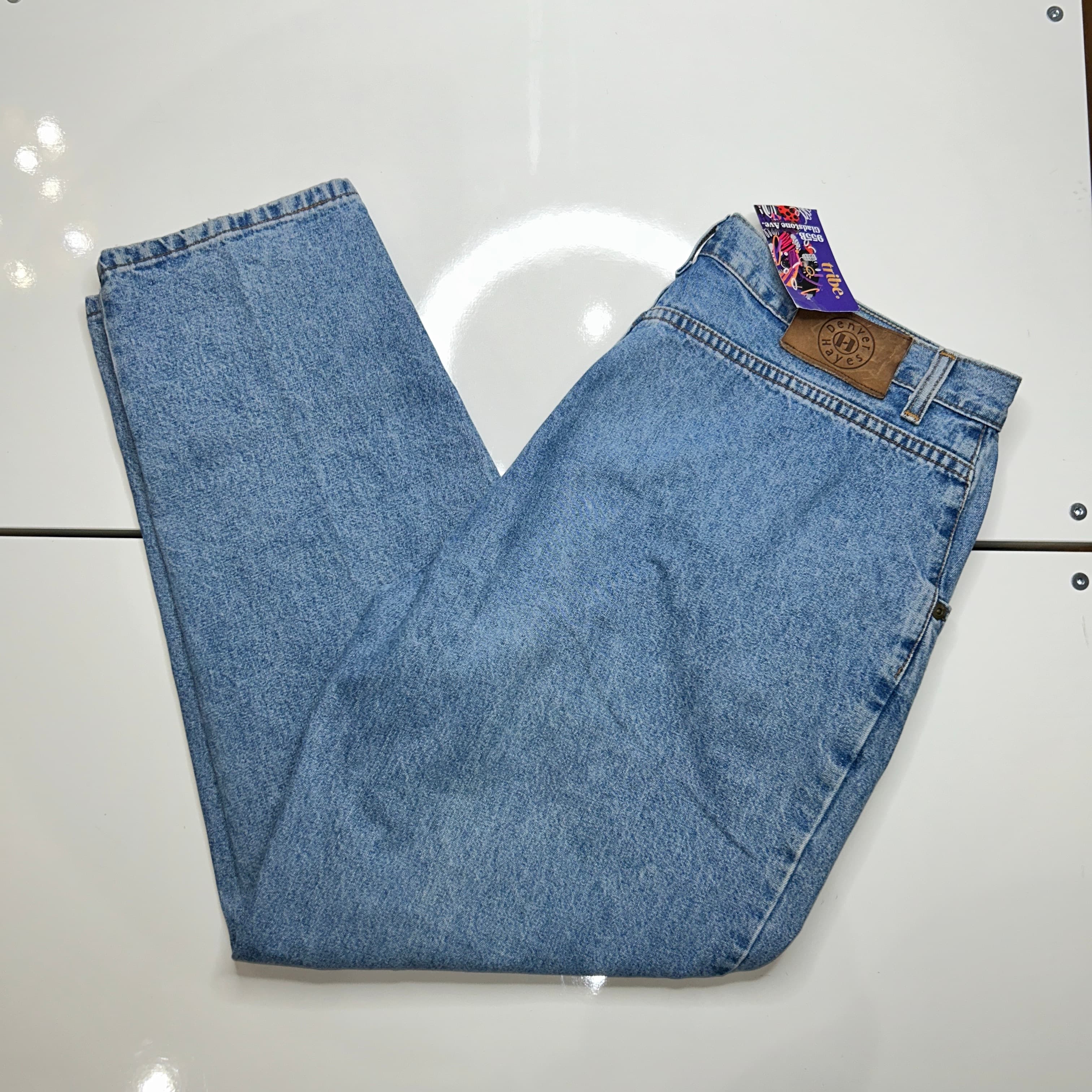 Denver Hayes Mid Rise Mom Cut Jeans 36x28
