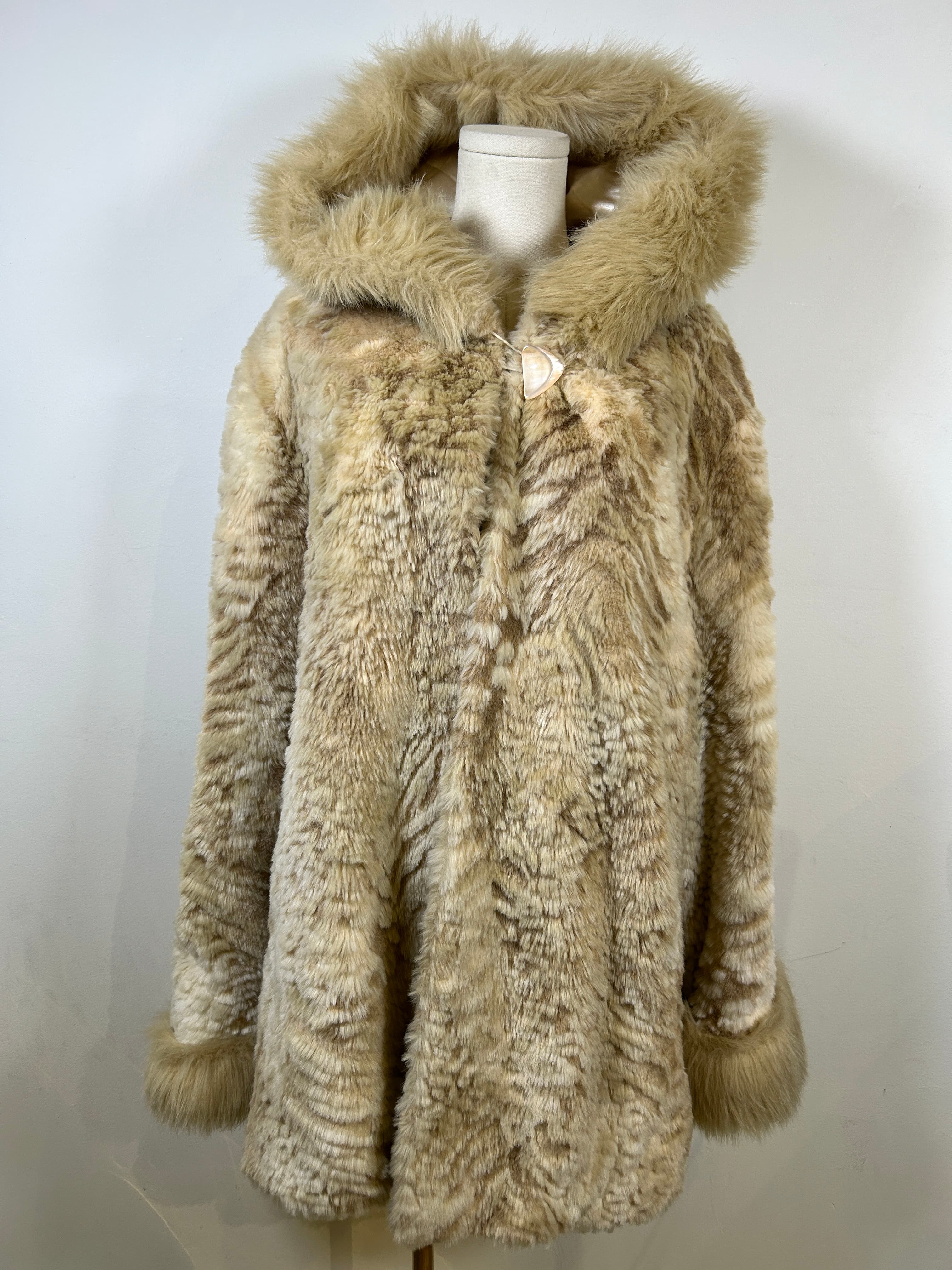 Nuage Faux Fur Beige Coat with Hood Lg